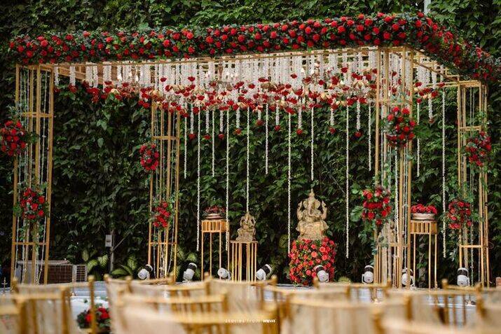 Themed wedding decoration