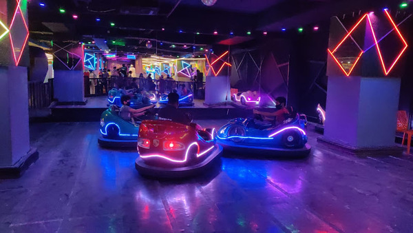 Teen video game birthday party